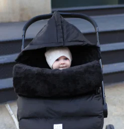 7 A.M. Enfant POD Footmuff, Small/Medium (0-18M) - Black Plush