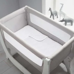 BEABA x Shnuggle Bedside Sleeper Infant Crib Bedding Set - Cloud