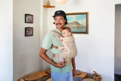 Ergobaby Omni Dream Baby Carrier - Natural Dots