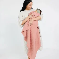 Lou Lou & Company Cloud Muslin Quilt - Rose, Large