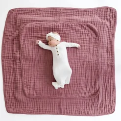 Lou Lou & Company Cloud Muslin Quilt - Berry, Large