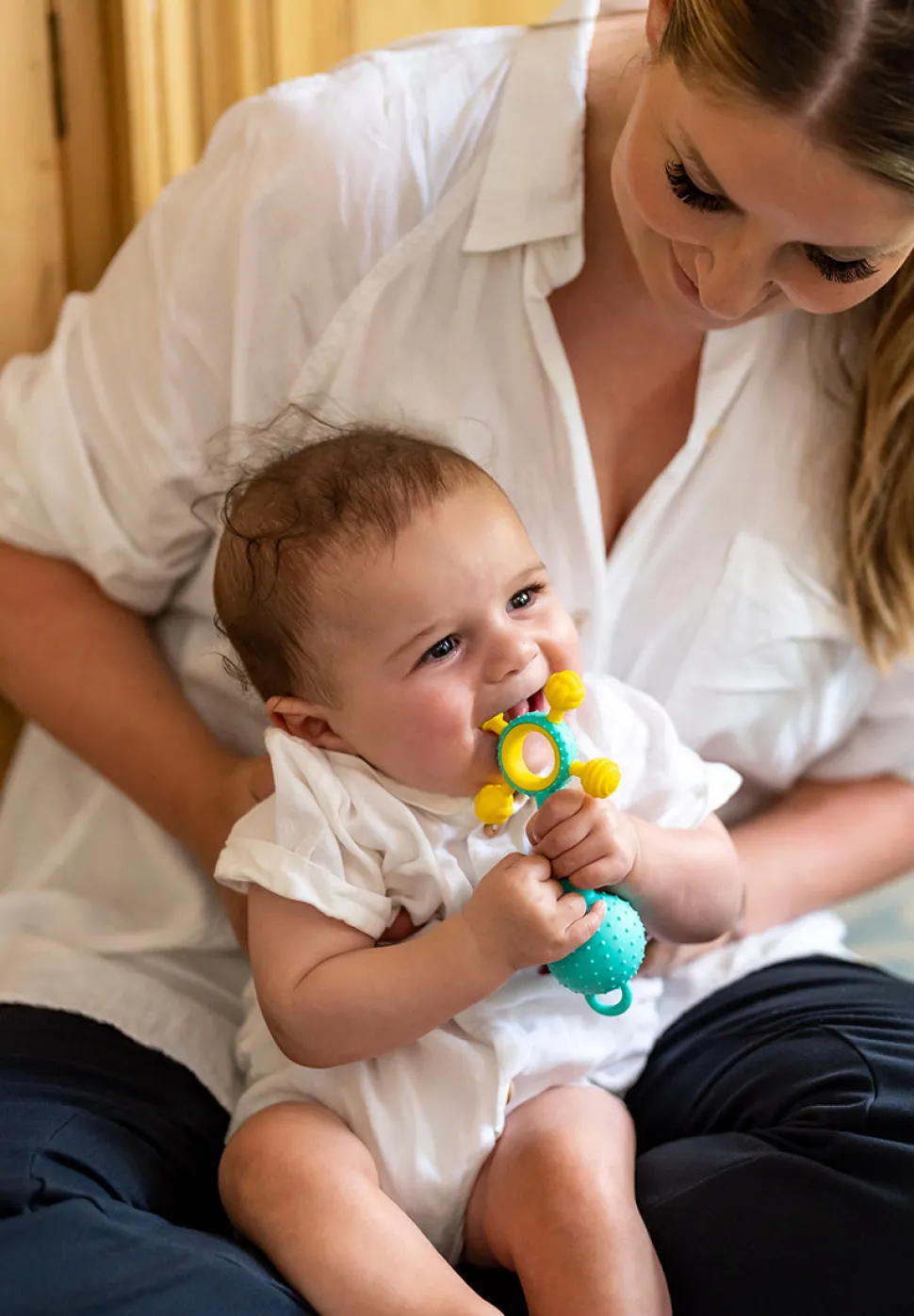 Mobi Gumlii Sensory Teether + Rattle