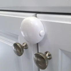Qdos Adhesive Double Door Lock - White